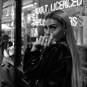 Meet your Posher, Julia